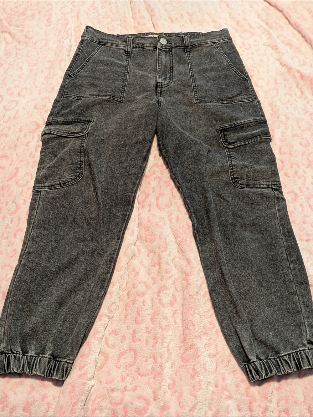 High-Rise Black Cargo Jeans for Women M